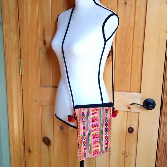 NWT Hmong Colorful Tribal Hand Crafted Vintage Fabric Woven Crossbody Bag - Picture 8 of 11